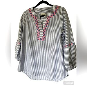 Vineyard Vines Seersucker blue, white, pink embroidered tunic- Sz Medium